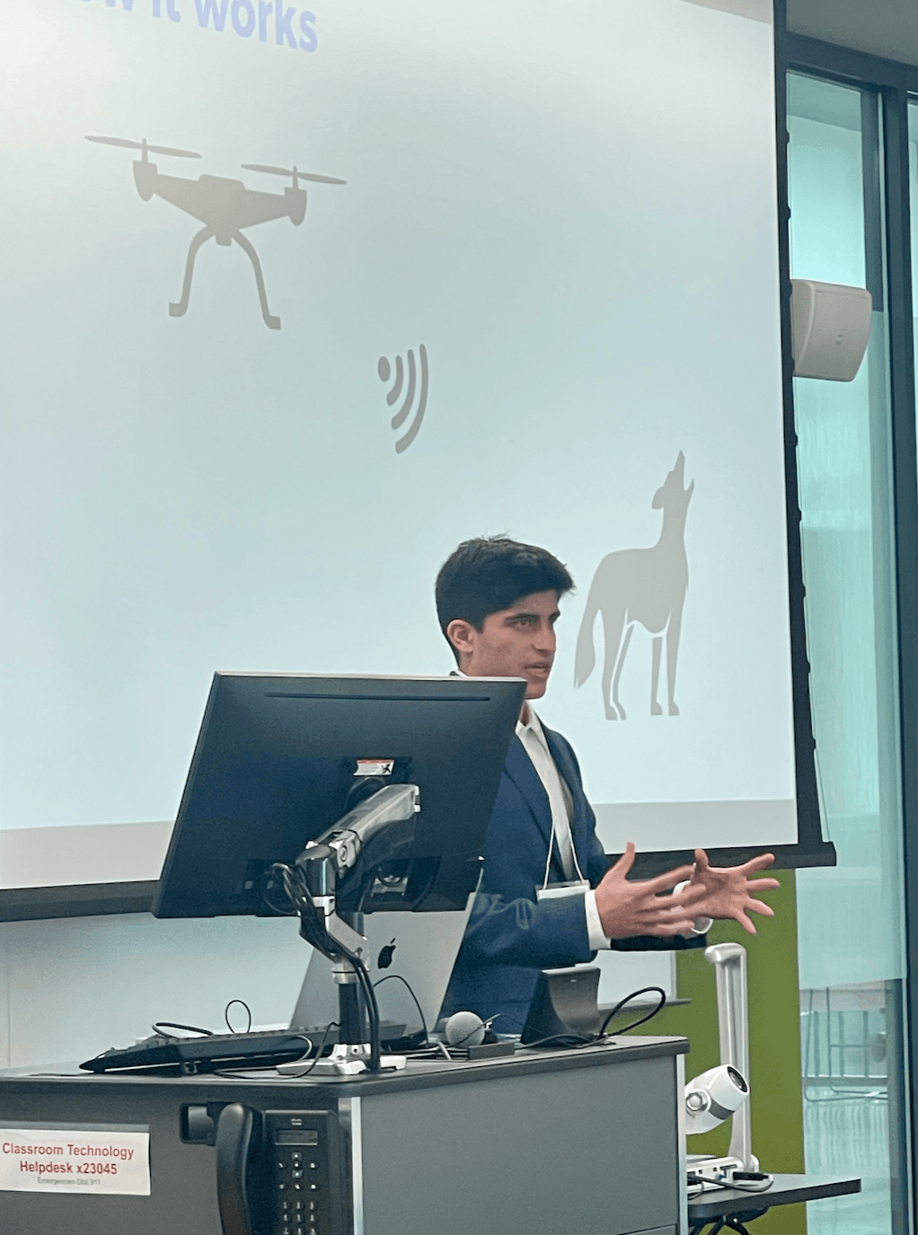 Mo Shirmohammadi presenting